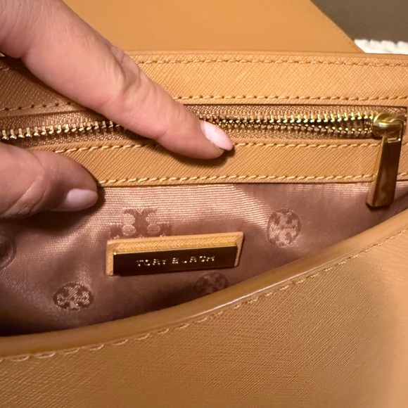 Tory Burch Tan Leather Shoulder Bag - Picture 6 of 11